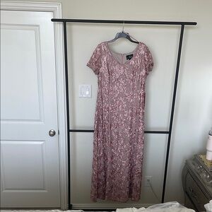 Elegant Pink Floral Dress